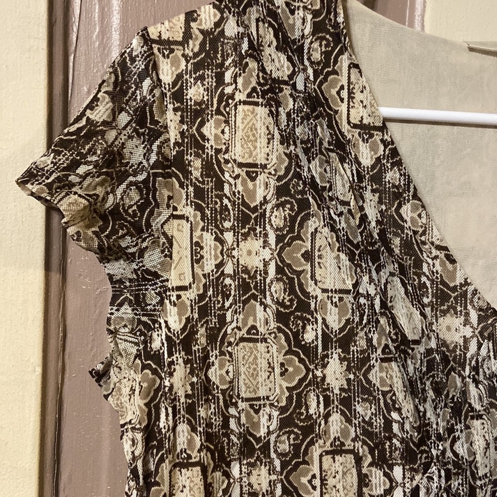 Patterned Blouse - Picture 2 of 5